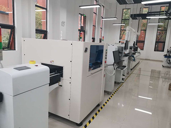 高碑店市委書記侯曉平，市長邱強(qiáng)一行，蒞臨光潤通科研生產(chǎn)基地(圖6)